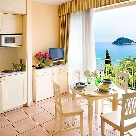 Monti E Mare * Alassio