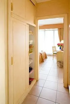 ホテル Monti E Mare アラッシオ