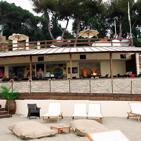 Monti E Mare מלון *