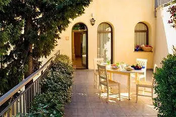 מלון Monti E Mare *