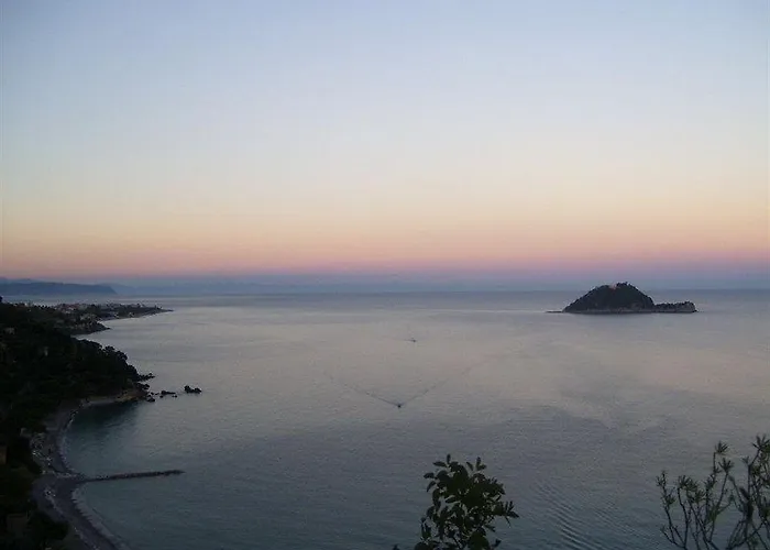 Monti E Mare Hotel Alassio