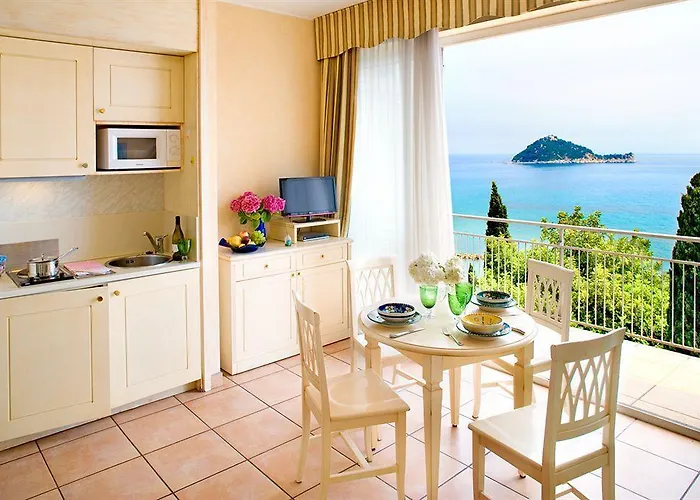 Monti E Mare * Alassio